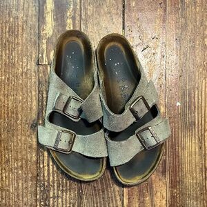 Birkenstocks Arizona sued leather sandals